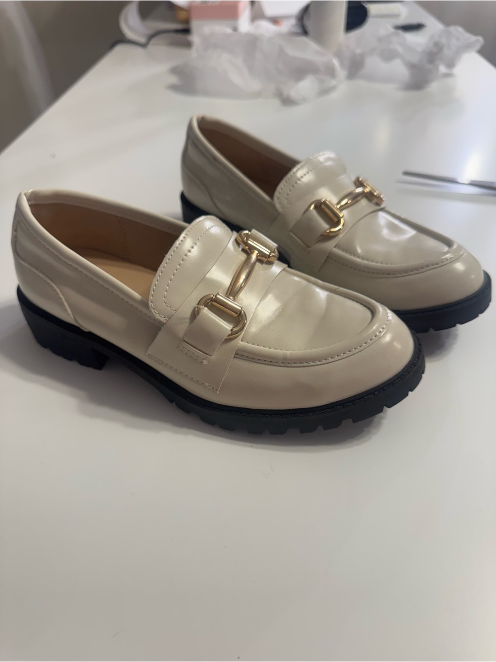 Girl’s Steve Madden Cream Leather Lug Sole Loafers with Gold Bit- Size 2